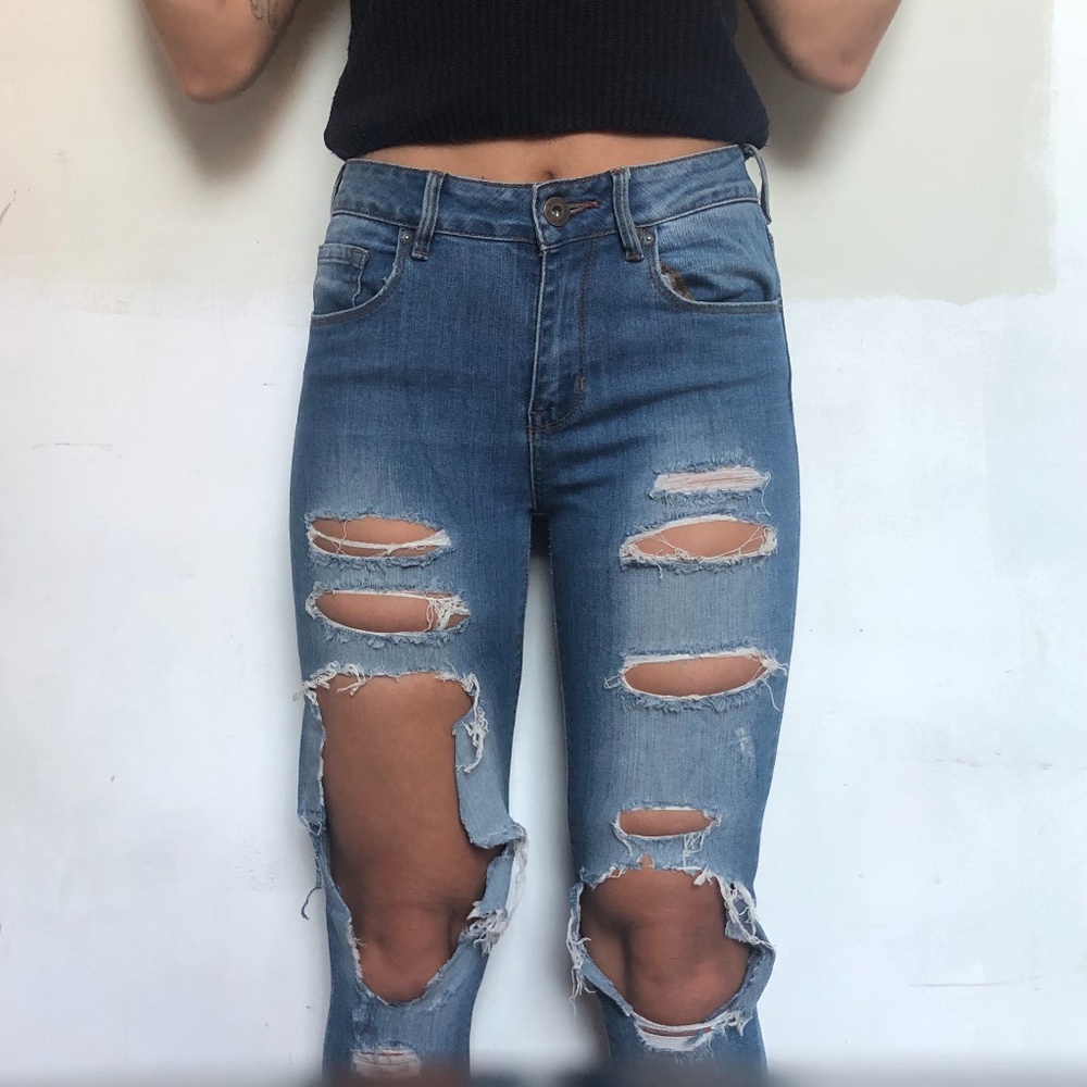 High waisted ripped jeans